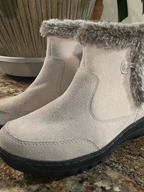 Khombu Light Gray Faux Fur Ankle Booties